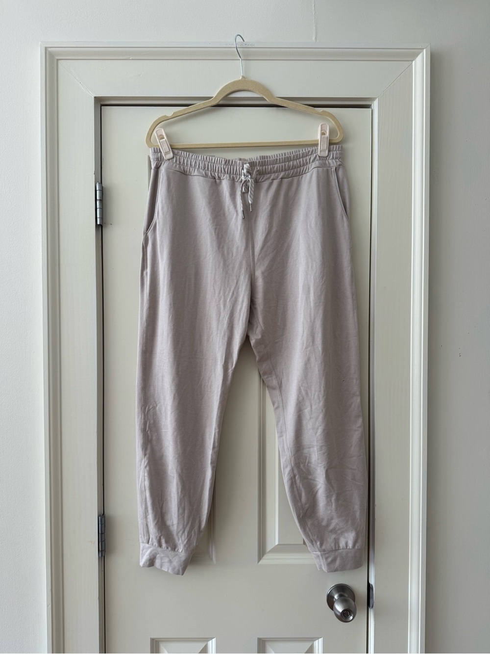 Vuori Performance Jogger Ecru Heather Like New